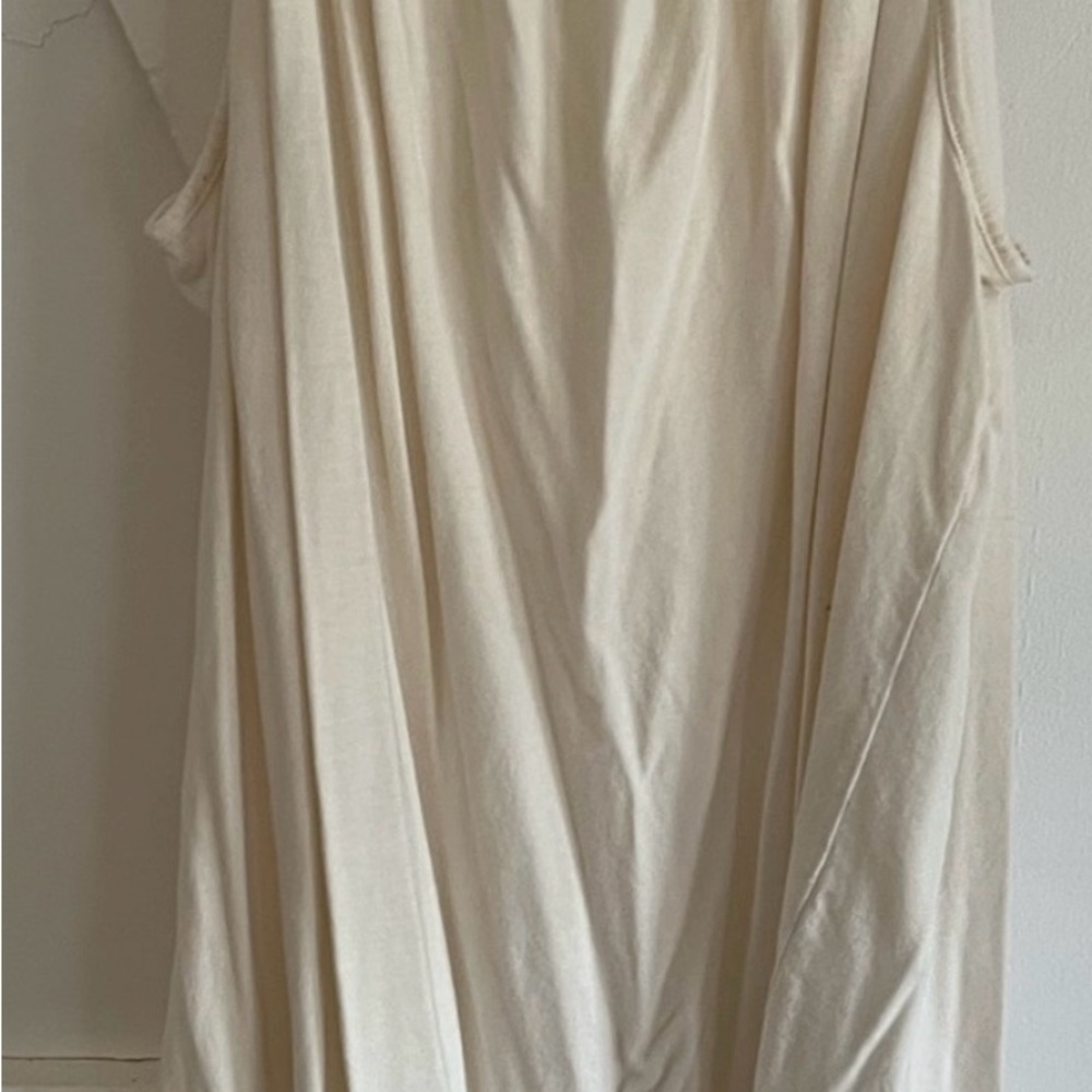 SALE 3/$15 Old Navy Embroidered Tank - Picture 4 of 6